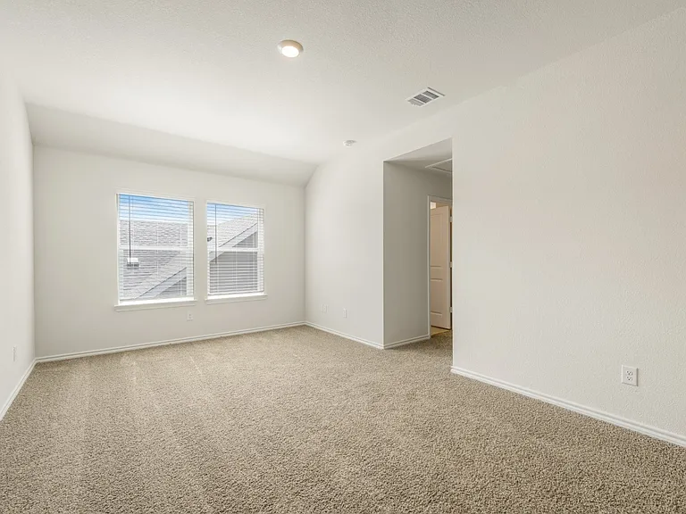 1570 Brooke Dr — Photo 5