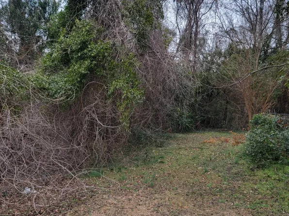 1025 W Massachusetts Avenue, Southern Pines, NC 28387