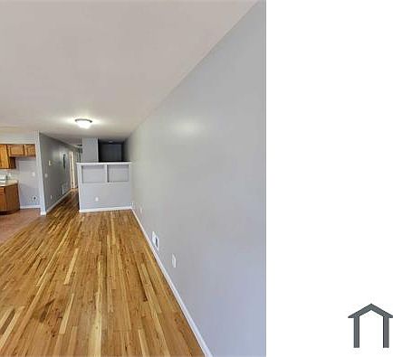 2nd image of 105 Willoughby St Floor 1