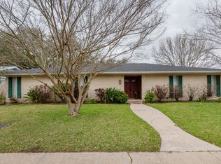 209 Oakwood Dr, Cypremort Pt, LA 70538