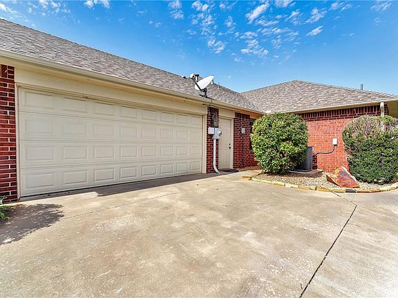 5th image of 301 Ruby Dr