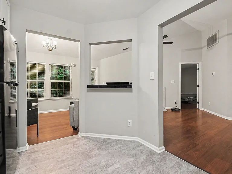 6121 Gray Gate Ln #K — Photo 5