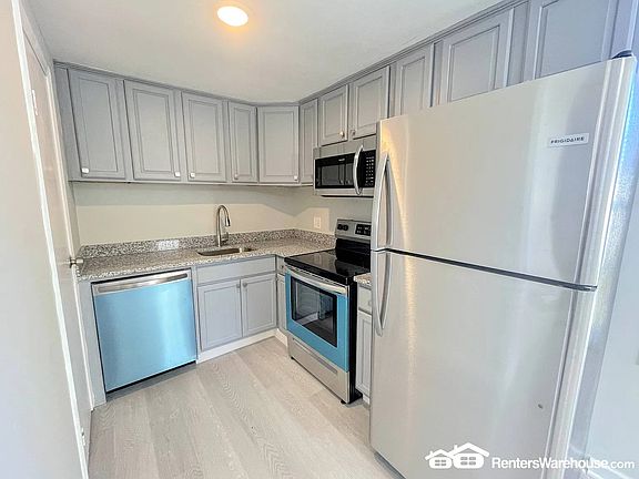 4th image of 708 Nixon Dr