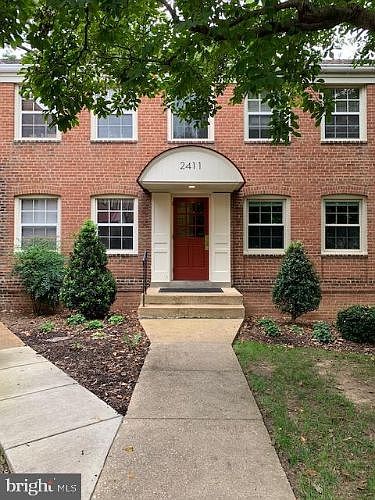 1st image of 2411 Arlington Blvd APT 202