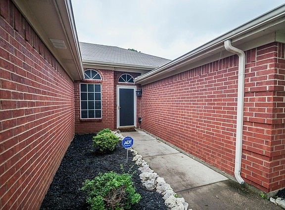 3rd image of 2703 Yorkfield Ct