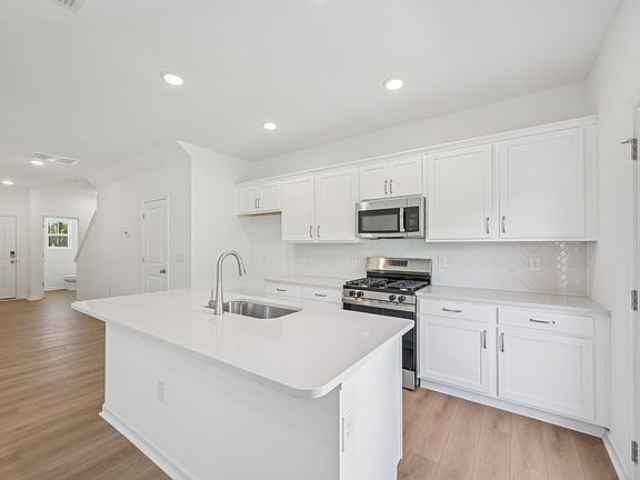 Towns at Crescent Mills - Dogwood Interior Image 1