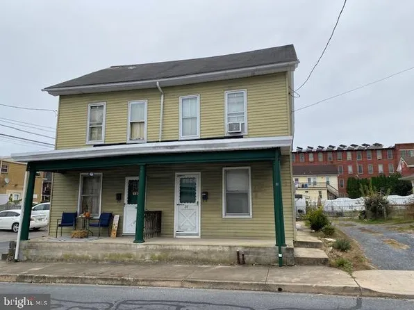 18 Arch St, Ephrata, PA 17522