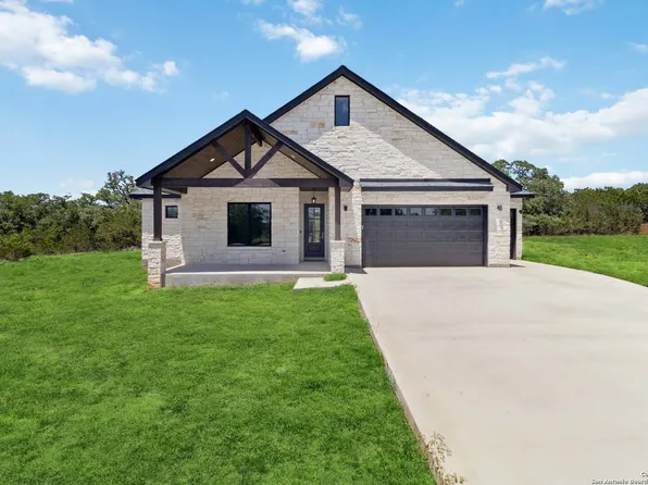 120 N Jesse Stiff, Blanco, TX 78606