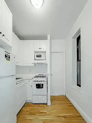 2nd image of 213 E 84th St APT 4a