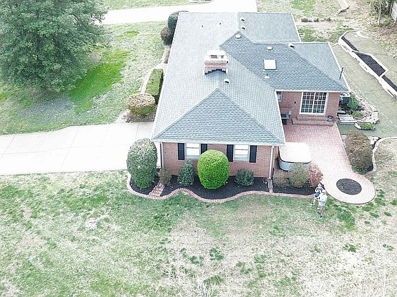 3rd image of 4701 Hoelscher Dr