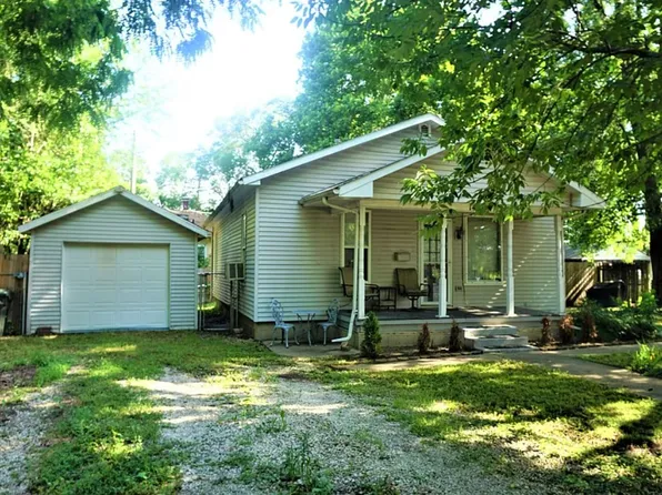 1404 E Stout Dr, Urbana, IL 61802