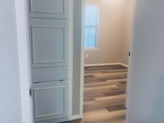 5th image of 513 N 1st St