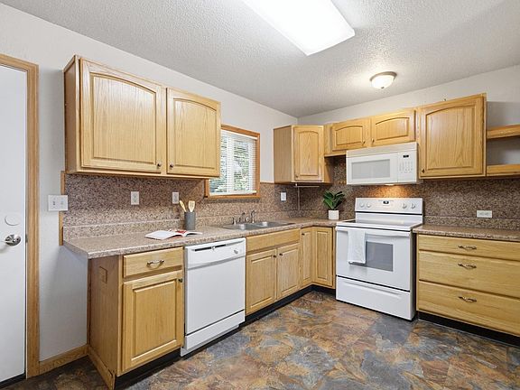 2nd image of 2500 W C St