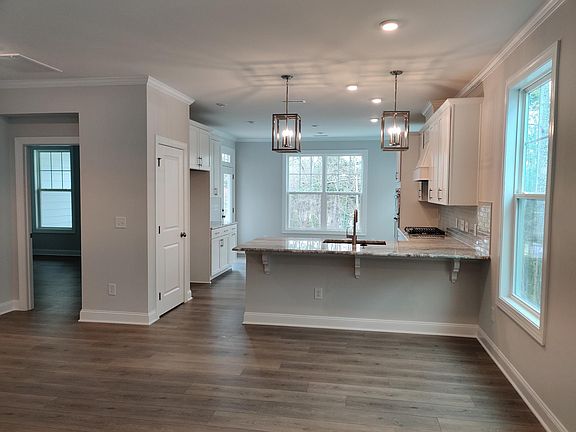 Living and kitchen (before refrigerator was installed)