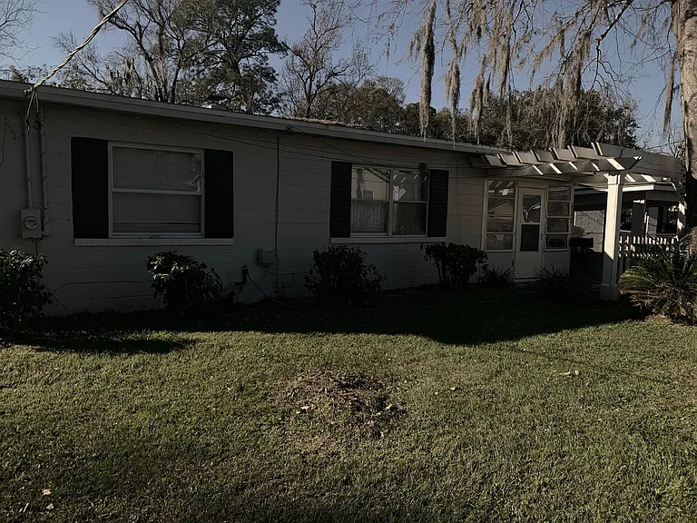 842 Luna St — Photo 1