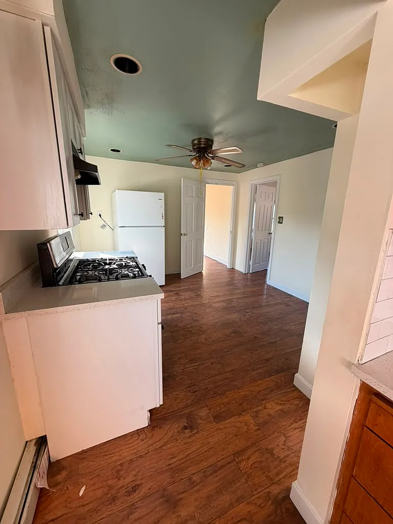 2 bed, 1.0 bath, $2,400 — Photo 2