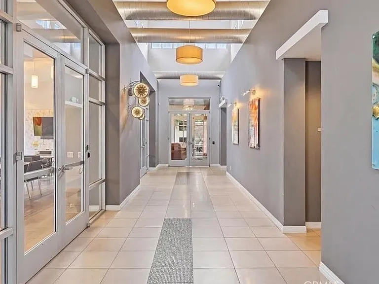 67 Vantis Dr — Photo 23