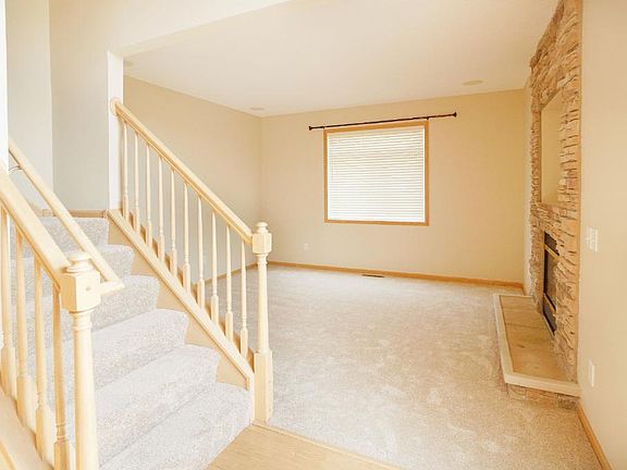 3rd image of 6877 Meadow Grass Ln S
