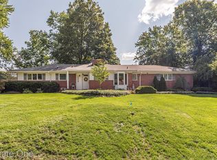 28286 Green Willow St, Farmington Hills, MI 48331