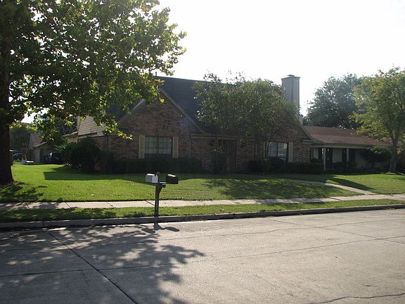 2nd image of 2310 Meadow Ln