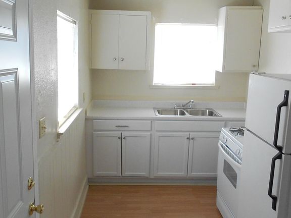 4th image of 2780.5 42nd St