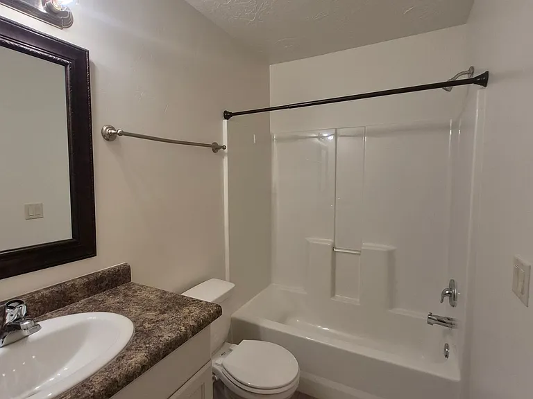 1000 E Bluffview Dr #118 — Photo 47