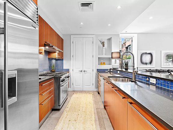 4th image of 117 E 29th St APT 2A
