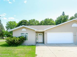 213 E 2nd St SE, Mayville, ND 58257