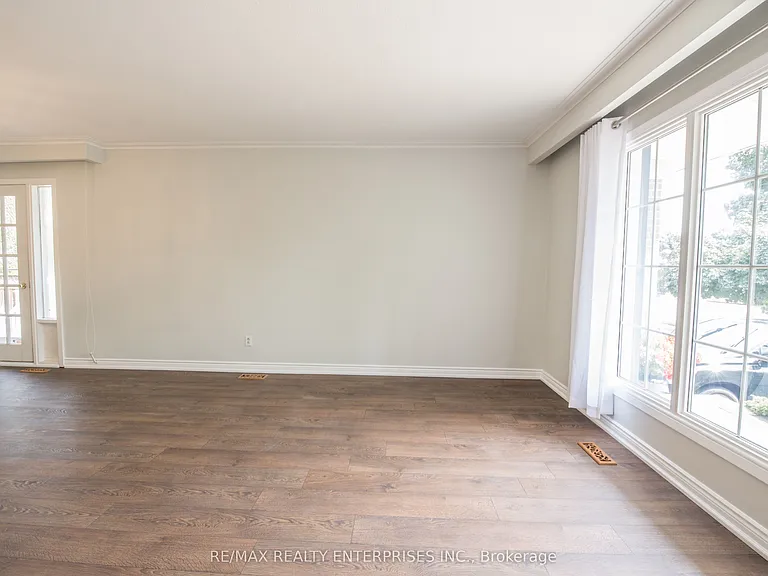8 Weber Dr — Photo 6