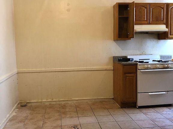 4th image of 100 Linden Blvd APT 4A