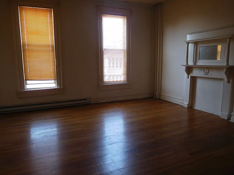 39-43 E Main St — Photo 8