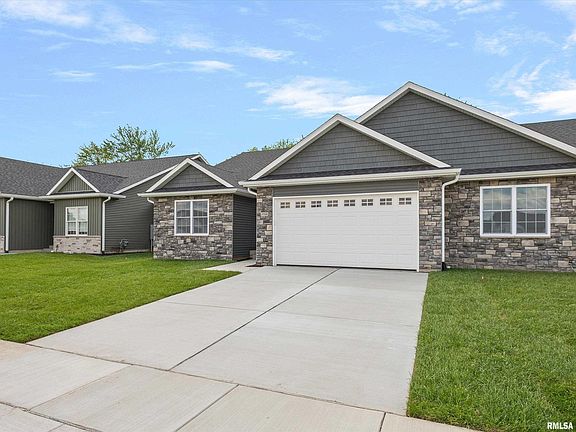 3rd image of 1703 Ambleside Dr
