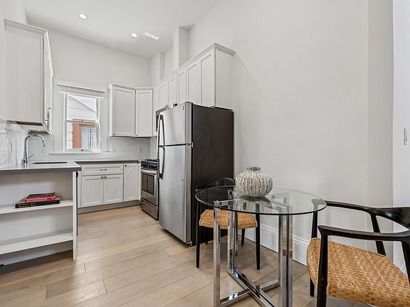 4th image of 2350 California St #4