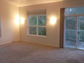 5104 Village View Way