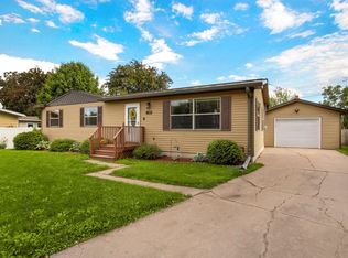 419 N 4th St, La Crescent, MN 55947