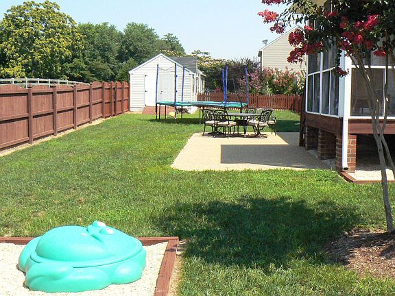 Det Shed, Agreg Patio, Screenend Porch