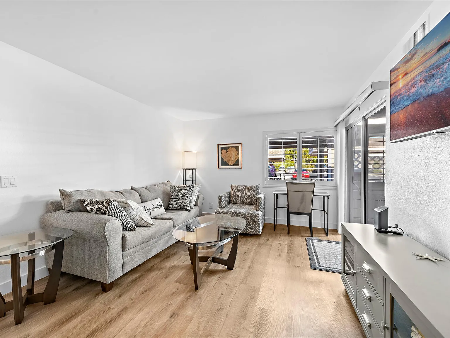 1 bed, 701 sqft, $3,800 — Photo 3
