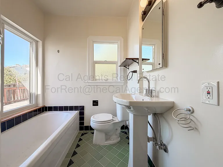 247 Cambridge Ave — Photo 9