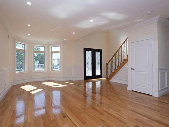 3rd image of 193 Barlow Ave
