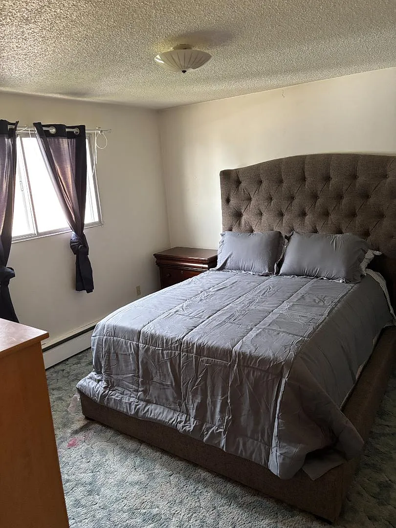 Unit Photo - 1131 Walnut St #3