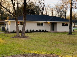 400 Gum Dr, Bridge City, TX 77611