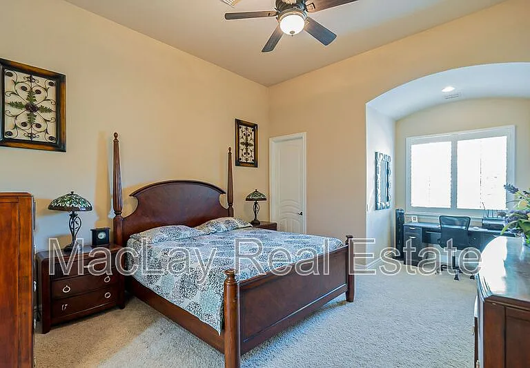 2720 E Jade Pl — Photo 48