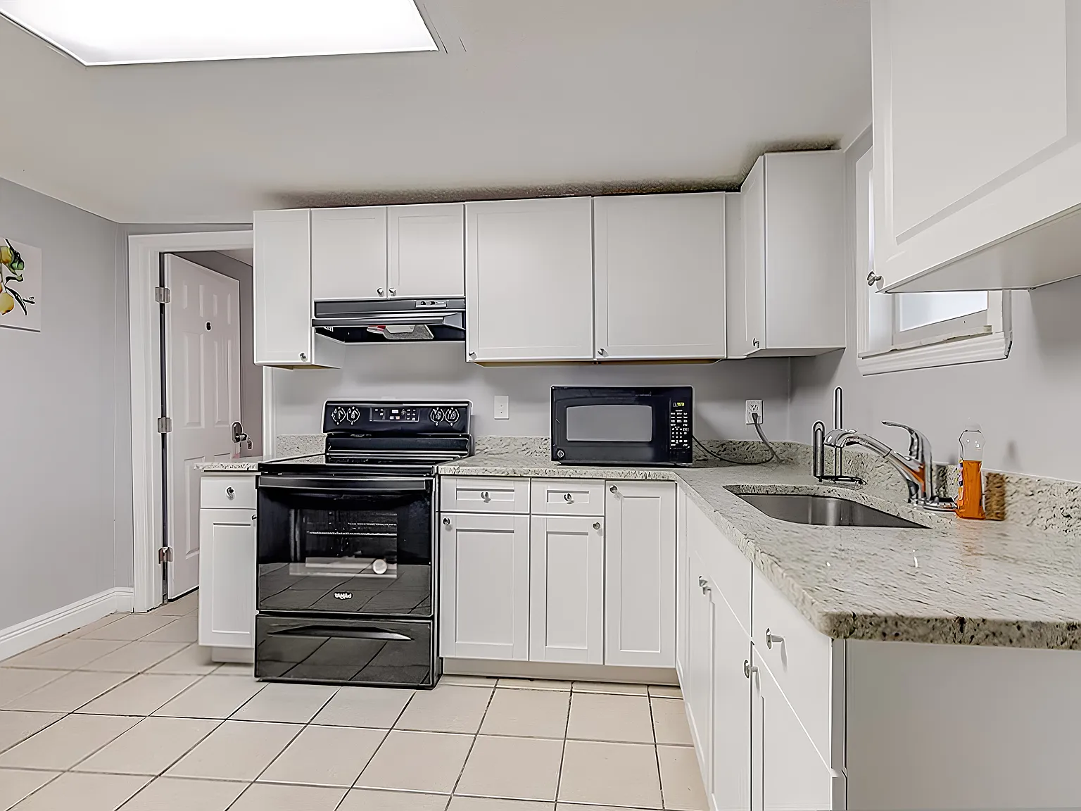 4 bed, 2.0 bath, 1729 sqft, $918 — Photo 2