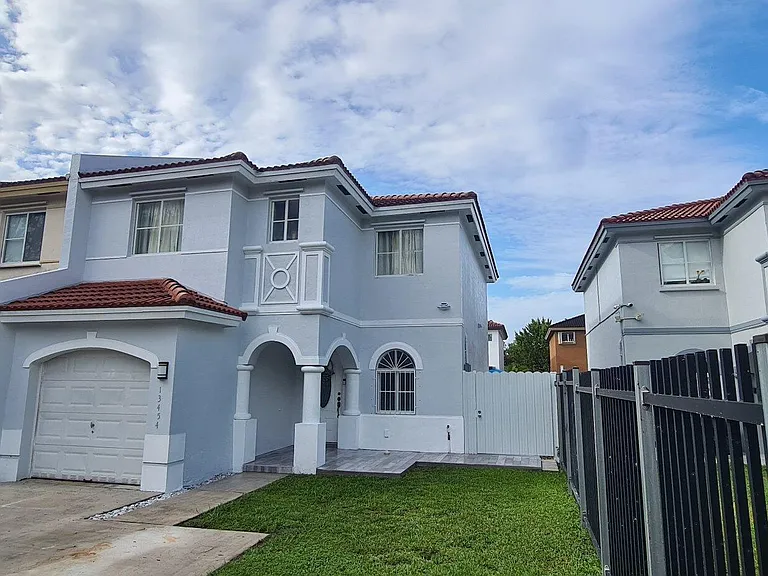 13454 SW 262nd St — Photo 2