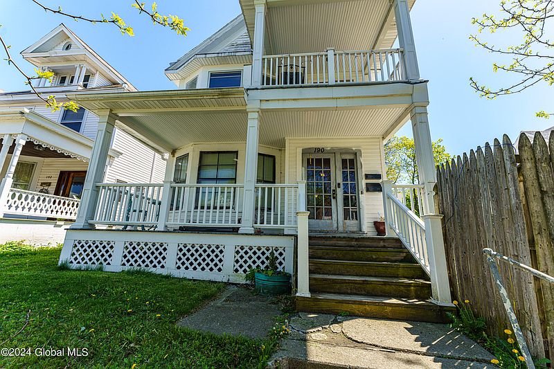 3rd image of 190 7th Avenue