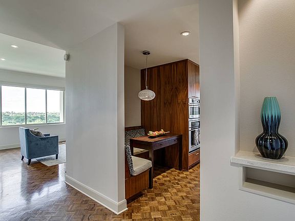 2nd image of 4001 N New Braunfels Ave APT 708