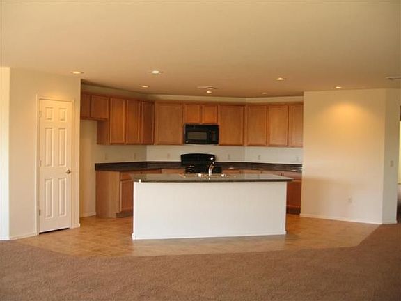 2nd image of 941 W Calle Barbitas