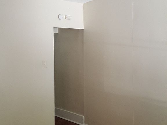 2nd image of 25 Jersey St