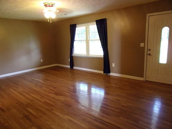 4th image of 525 Tabor Rd