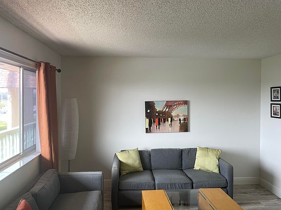 4th image of 400 Village Green Cir Unit 304